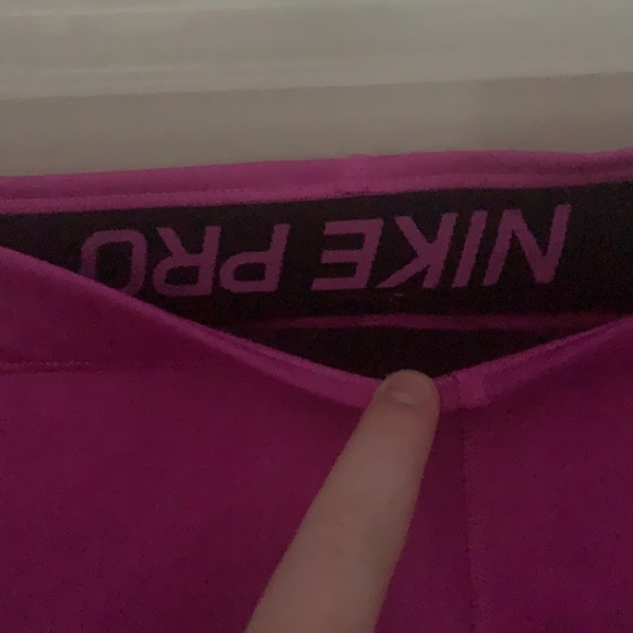 Nike Pros - Picture 2 of 3